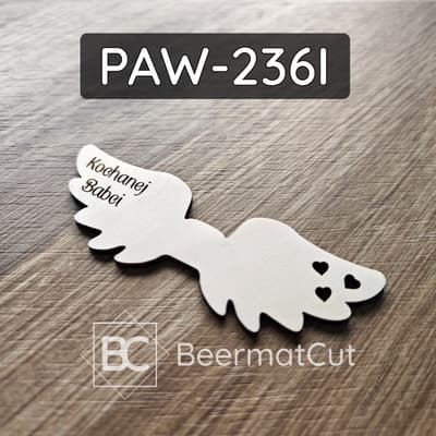 Skrzydła anioła wycinane laserowo ze sklejki z grawerem "Kochanej Babci" do dekoracji.