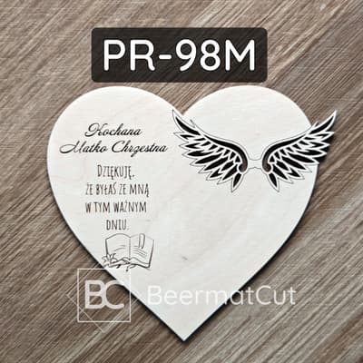 Baza do makramy serce ze sklejki wycinanej laserowo, z grawerem podziękowania dla Matki Chrzestnej i motywem skrzydeł.