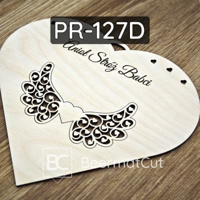 Baza do makramy ze sklejki wycinanej laserowo, motyw serca ze skrzydłami anioła.